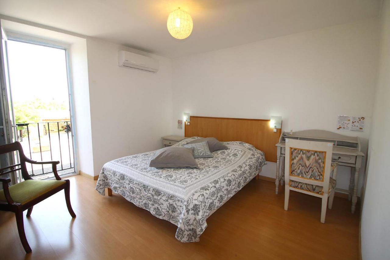 Auberge De La Couronne Lablachère Екстериор снимка